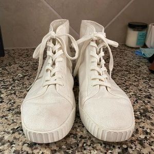 Vince white sneakers tennis shoes size 7.5